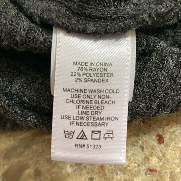 Sweater Lightweight Long Sleeve - Picture 5 of 5